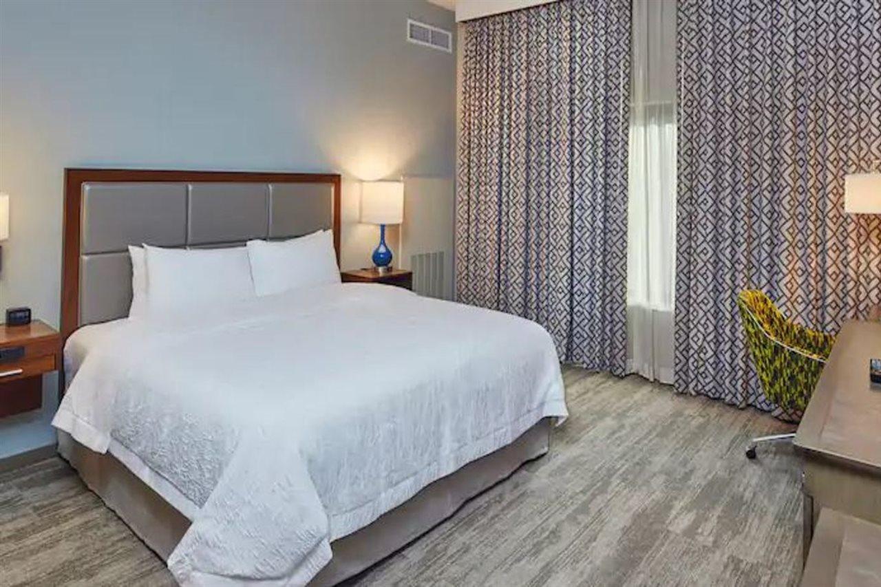 Hotel Hampton & At Csus