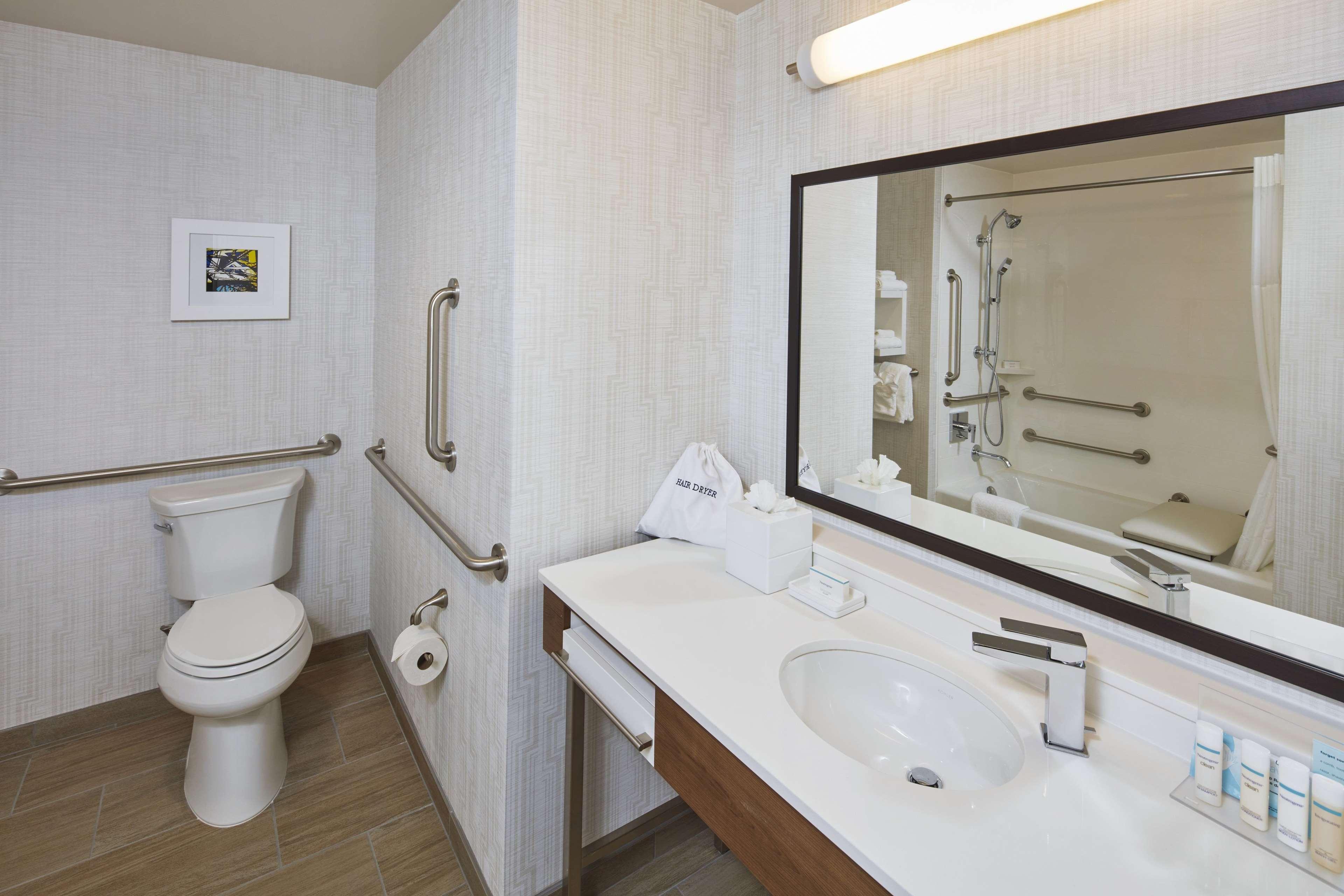 Hotel Hampton & At Csus 3*