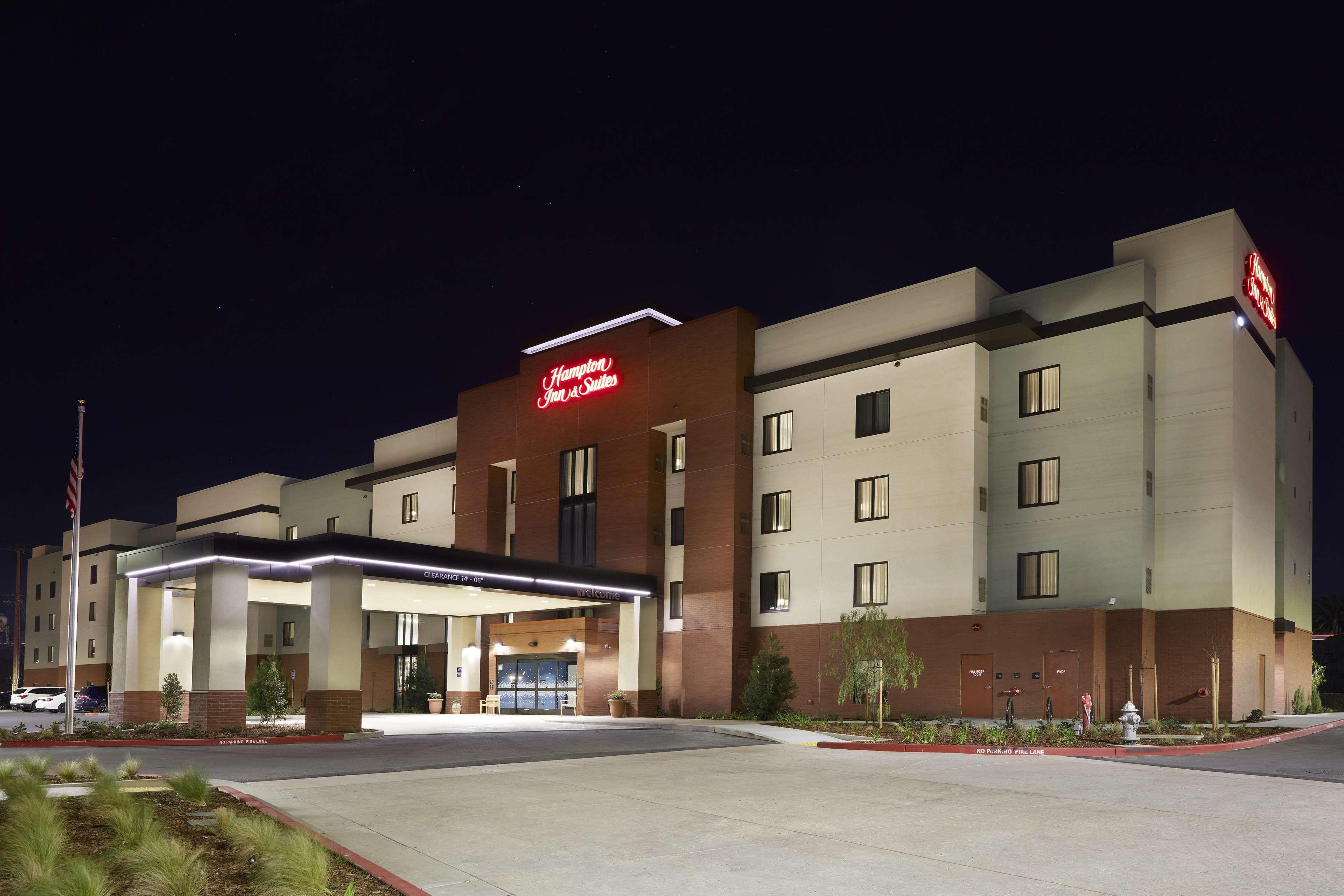 Hotel Hampton & At Csus 3*