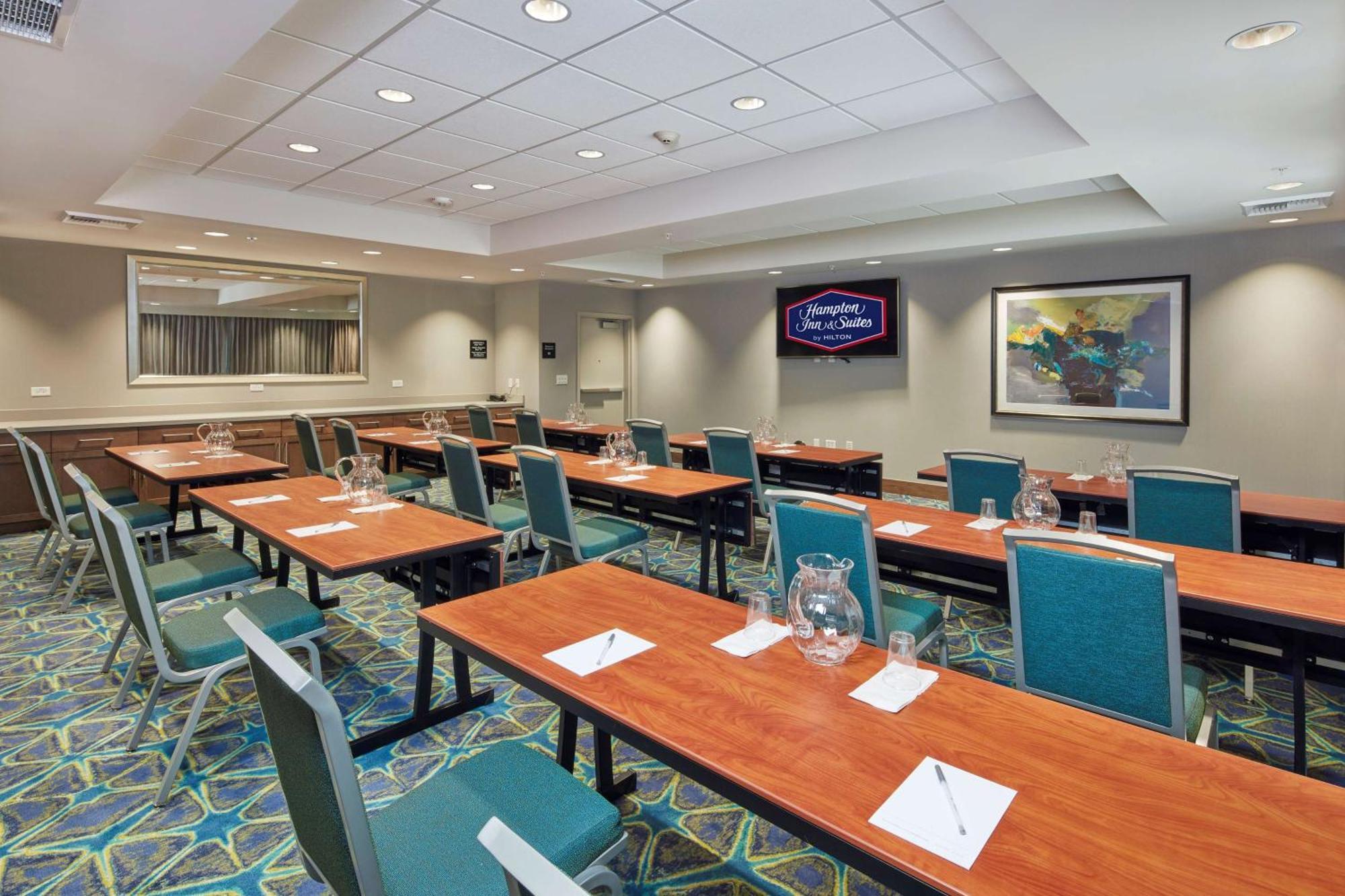 Hotel Hampton & At Csus 3*